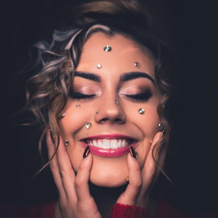 Navi Desai, Client Relations Director, discussing corporate gifting strategy with business clients